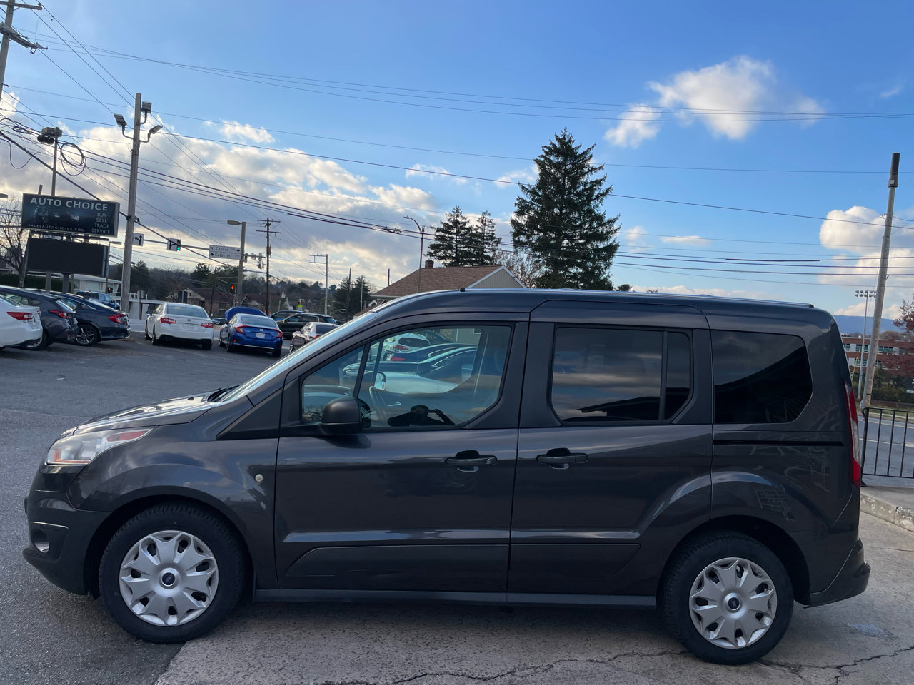 Used 2016 Ford Transit Connect XLT image 4