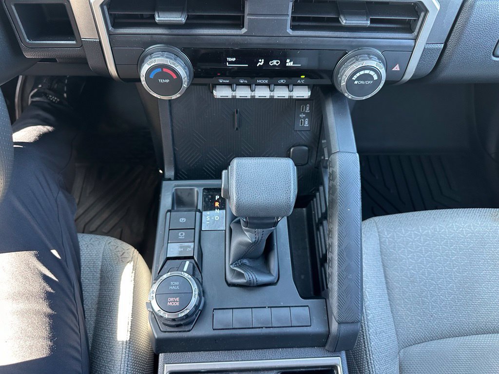 Used 2025 Toyota 4Runner SR5 AWD/4WD image 13