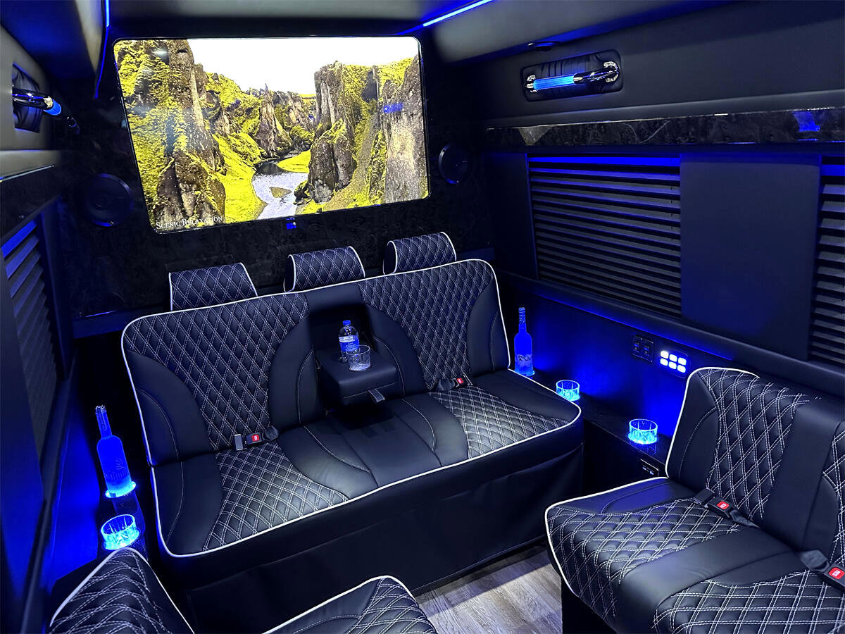 Used 2024 Mercedes-Benz Sprinter 3500 image 21