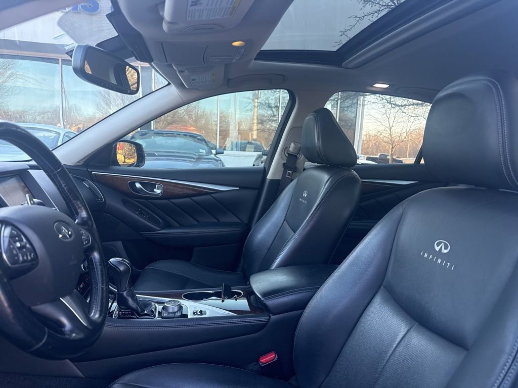 Used 2014 INFINITI Q50 Premium w/ Deluxe Touring Package image 21