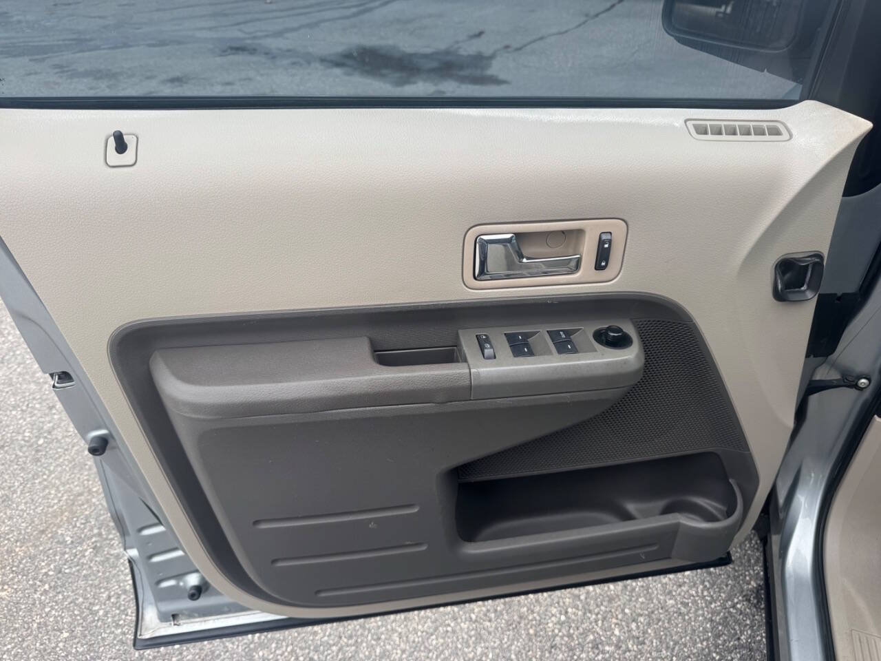 Used 2007 Ford Edge SE FWD image 19