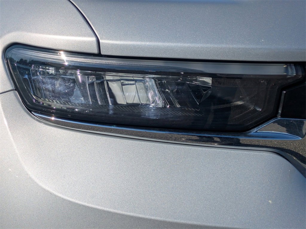 Used 2022 Jeep Grand Cherokee L Limited w/ Trailer Tow Group (B) image 9