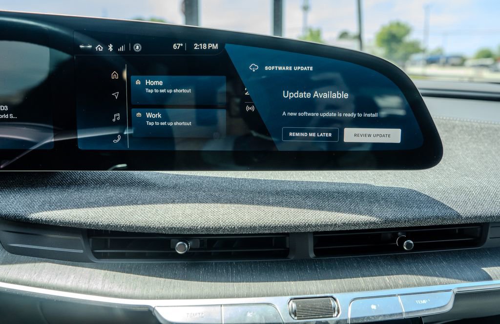 Used 2024 Lucid Air Pure image 10