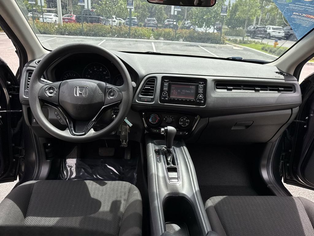 Used 2017 Honda HR-V LX image 36