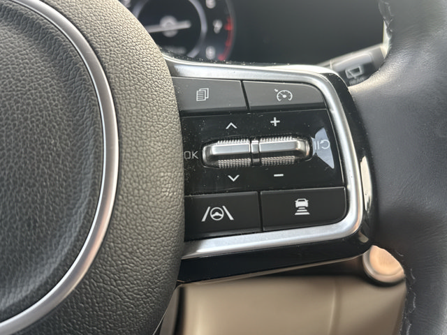 Used 2023 Kia Carnival SX Prestige FWD image 36