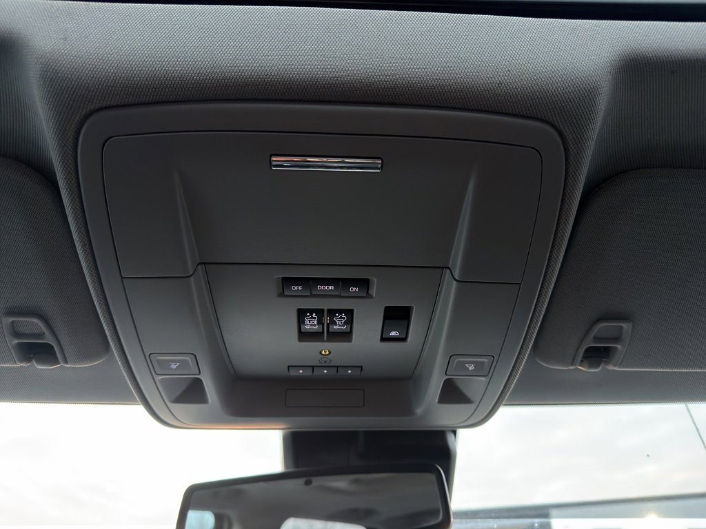 Used 2019 GMC Sierra 3500 Denali w/ Duramax Plus Package AWD/4WD image 18