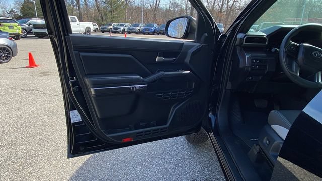 Used 2025 Toyota Tacoma TRD Off-Road AWD/4WD image 15