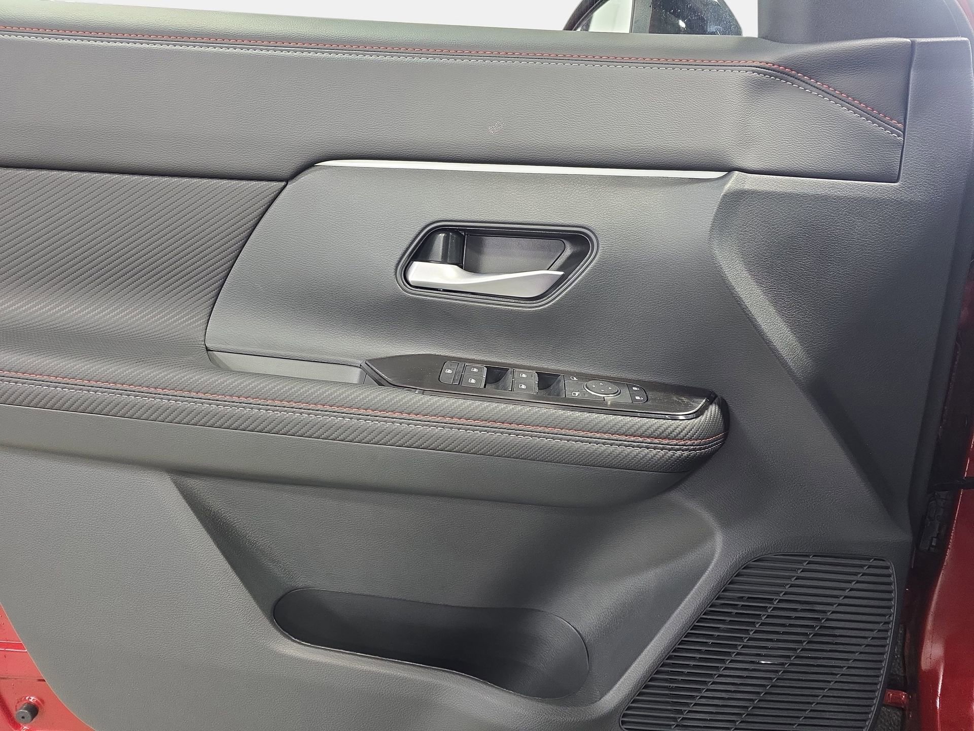 New 2026 Nissan Kicks SR FWD image 26