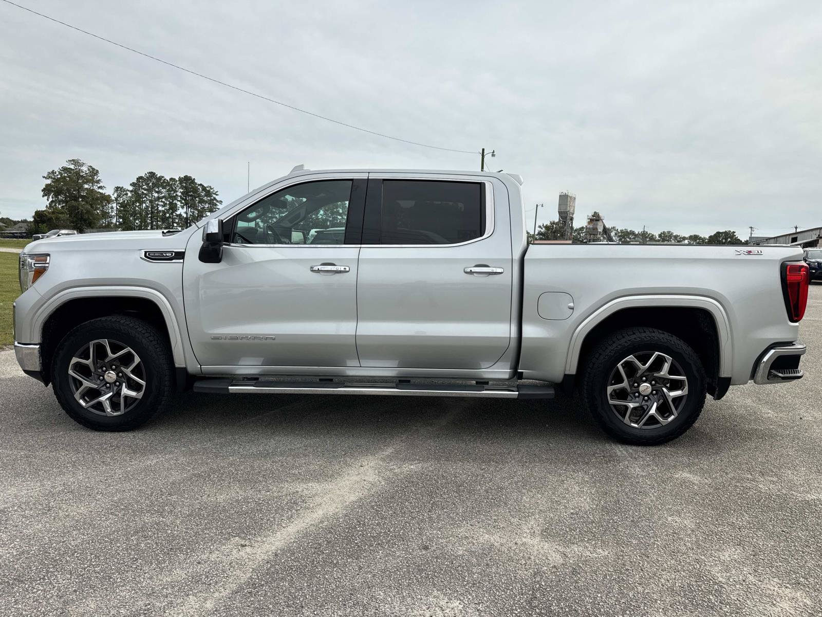 Used 2019 GMC Sierra 1500 SLT w/ SLT Premium Plus Package AWD/4WD image 7