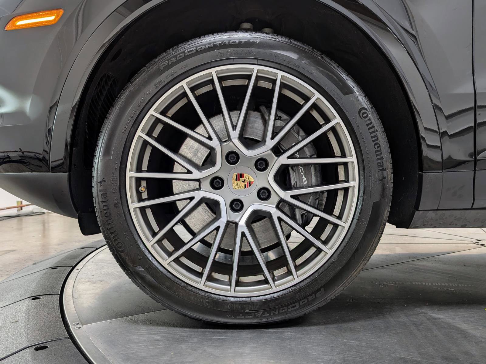 Used 2023 Porsche Cayenne Platinum Edition image 12