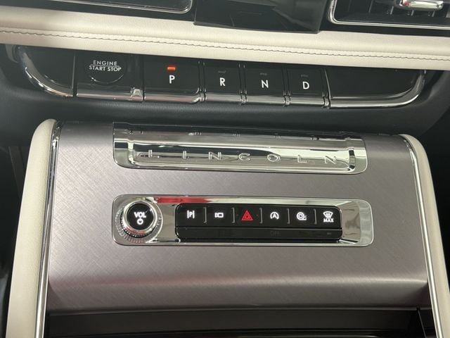 New 2026 Lincoln Aviator 2WD w/ Jet Appearance Package image 4