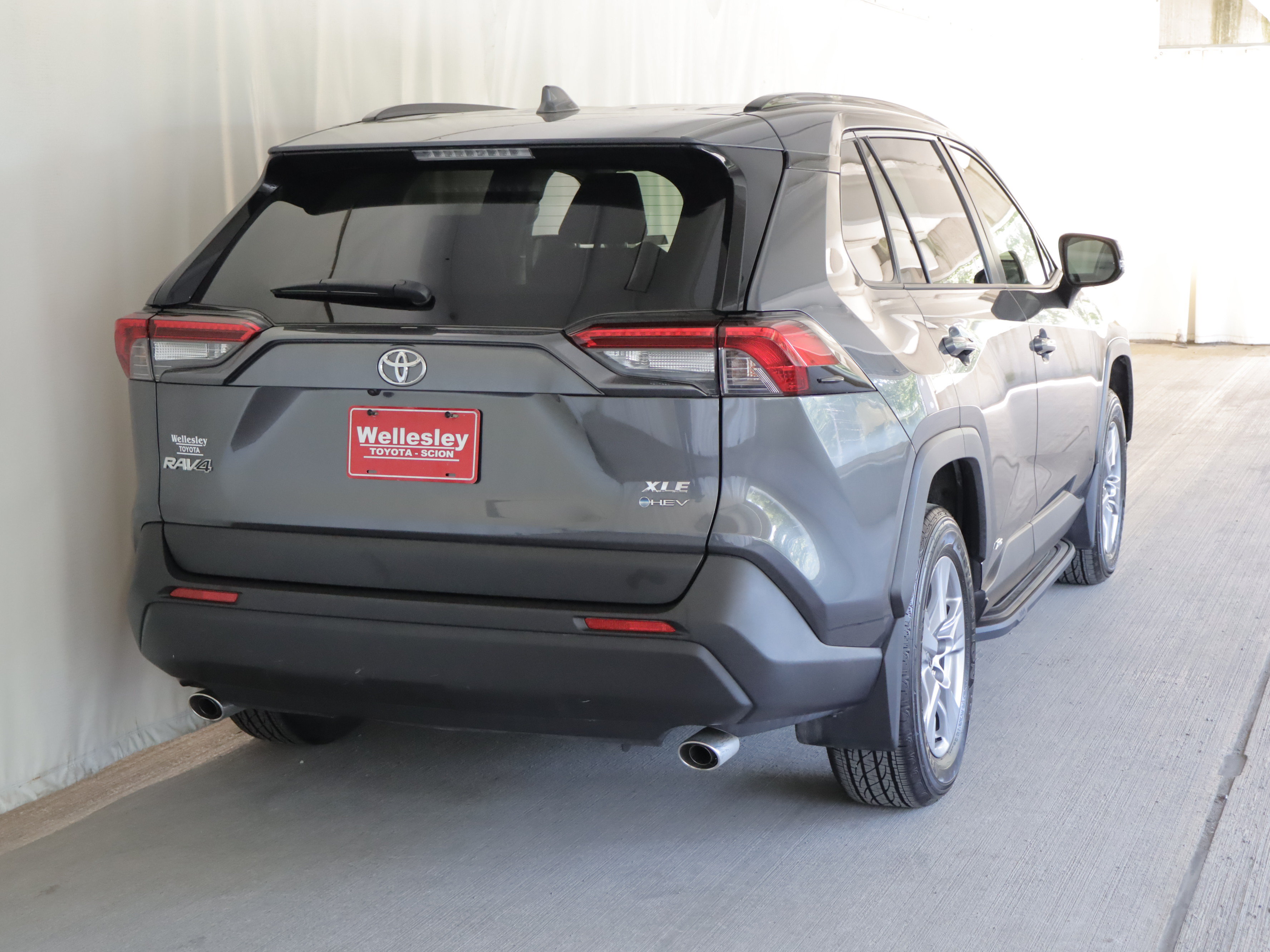 Used 2025 Toyota RAV4 XLE w/ Weather Package AWD/4WD image 6