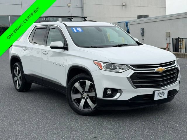 Certified 2019 Chevrolet Traverse LT w/ LT Premium Package AWD/4WD image 1
