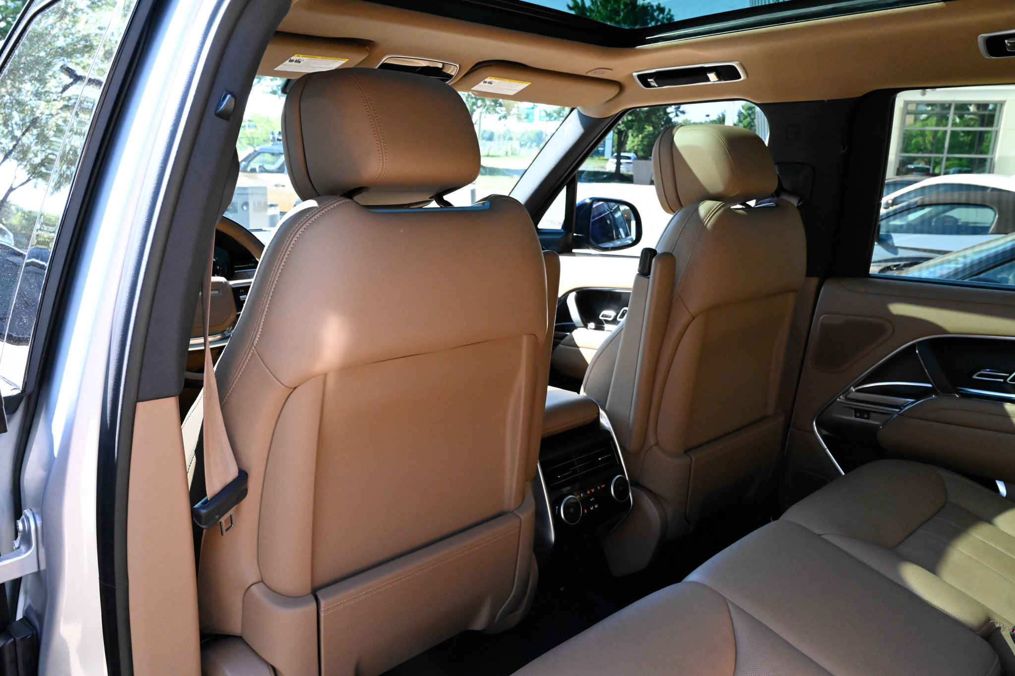 Used 2025 Land Rover Range Rover SE AWD/4WD image 35