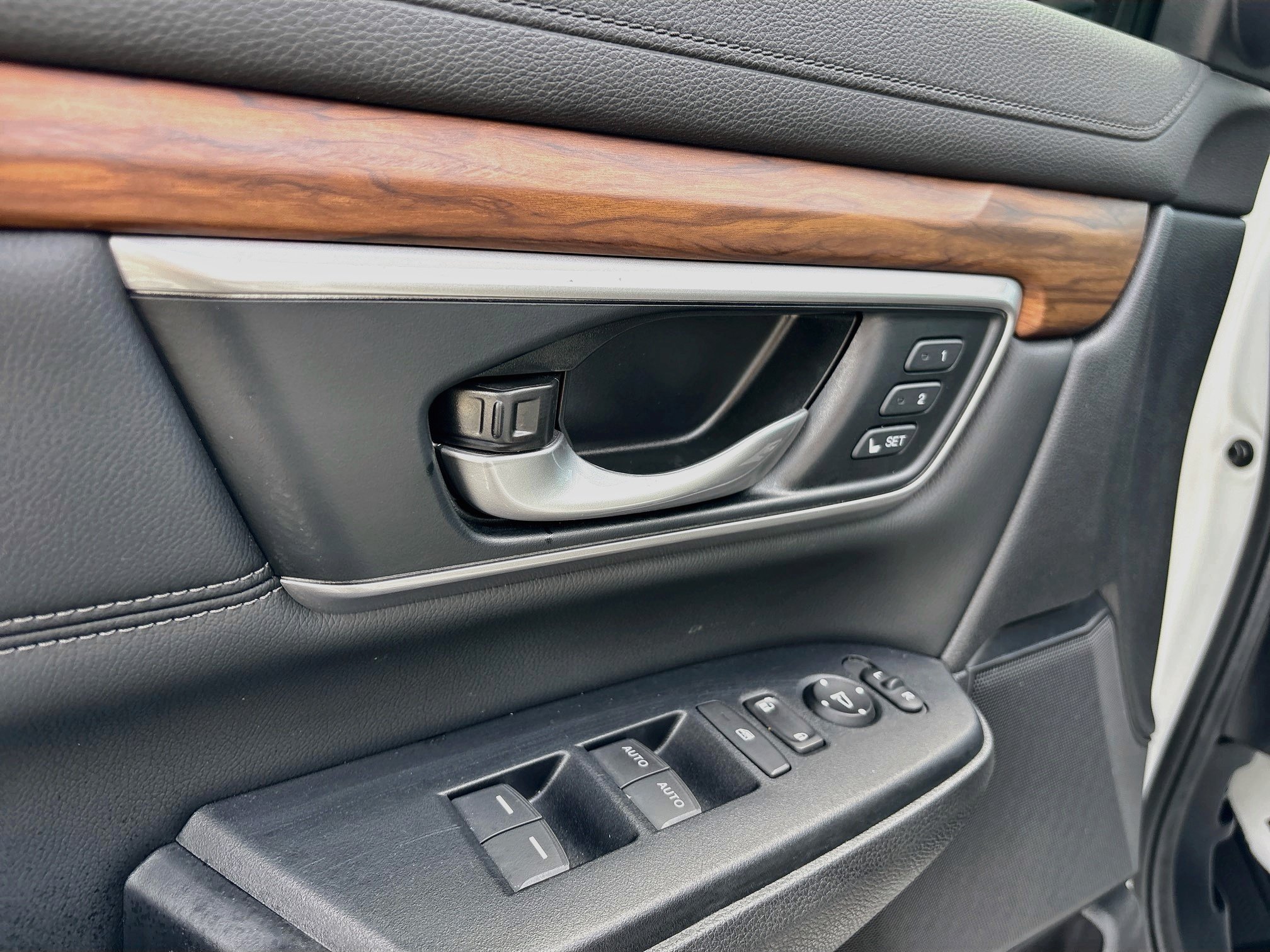 Used 2022 Honda CR-V Touring image 16