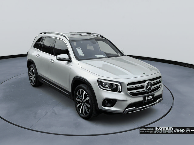 Used 2022 Mercedes-Benz GLB 250 4MATIC w/ Premium Package Lite image 3