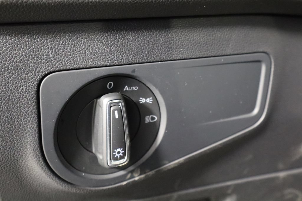 Used 2023 Volkswagen Tiguan SE R-Line FWD image 21