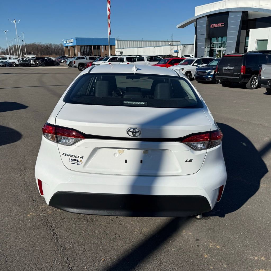 Used 2025 Toyota Corolla LE image 4