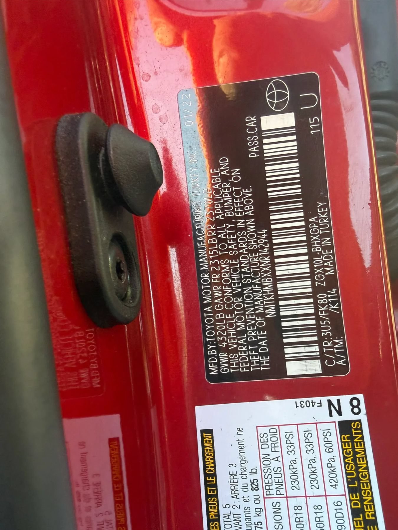 Used 2022 Toyota C-HR XLE FWD image 32