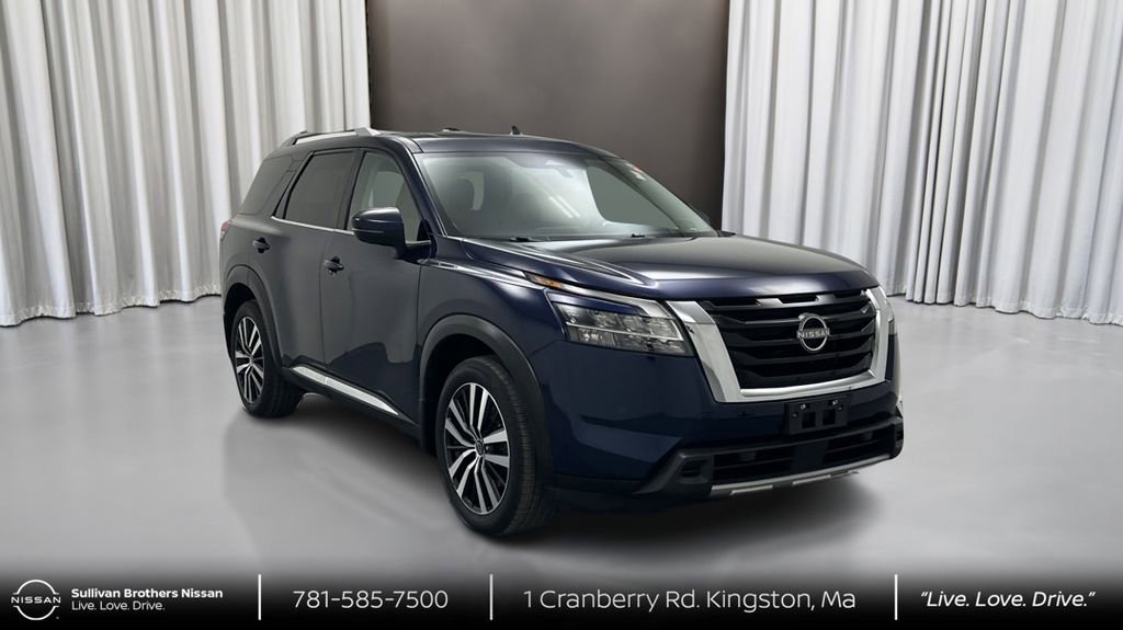 Certified 2023 Nissan Pathfinder Platinum image 3