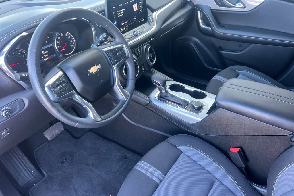 Used 2025 Chevrolet Blazer LT image 12