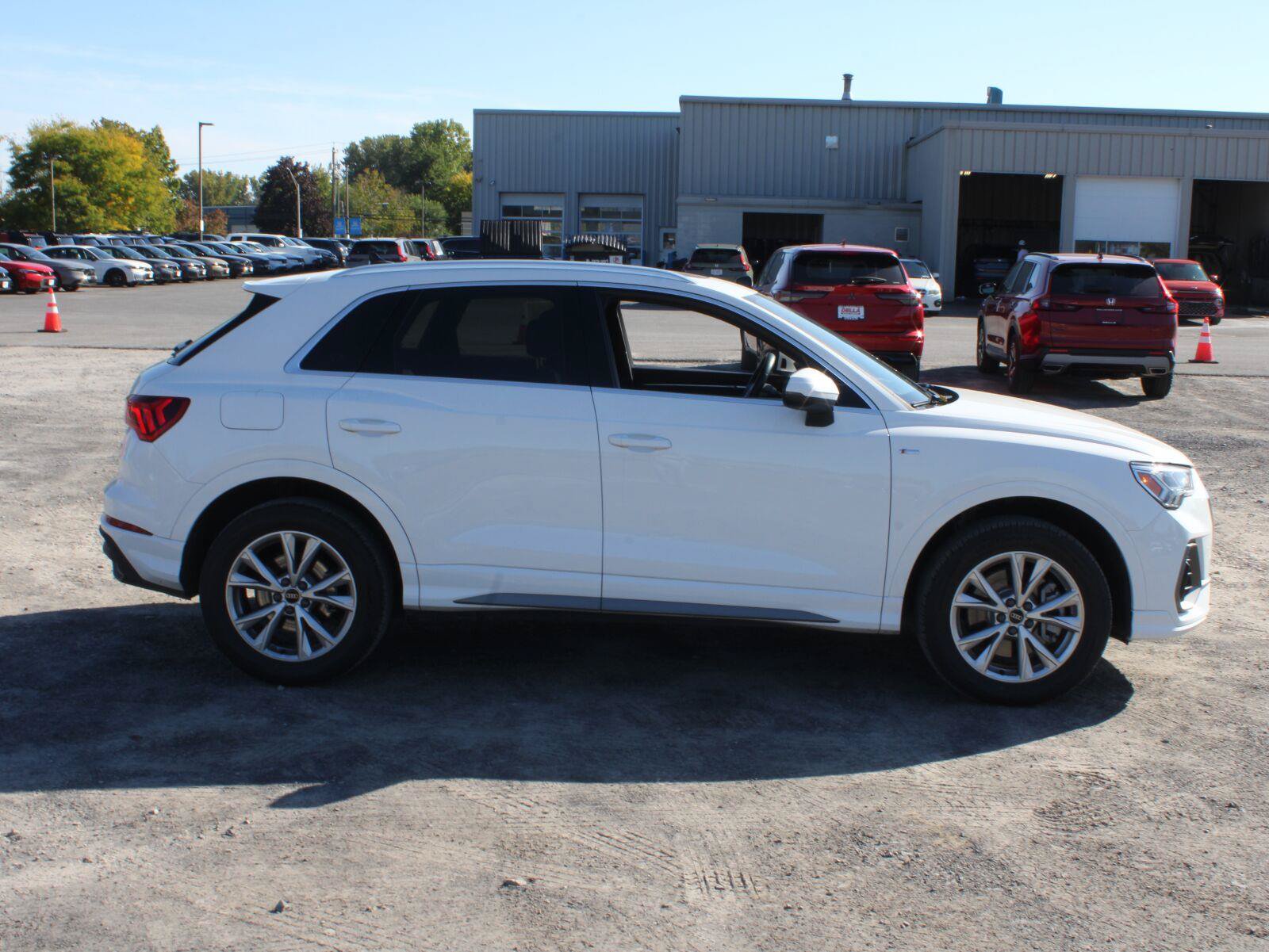 Used 2025 Audi Q3 2.0T Premium AWD/4WD image 4