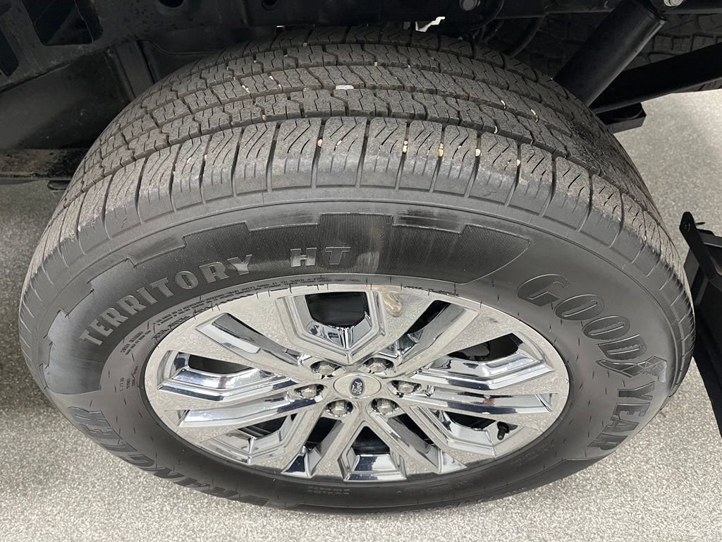 Used 2025 Ford F150 Lariat w/ Equipment Group 502A High AWD/4WD image 16