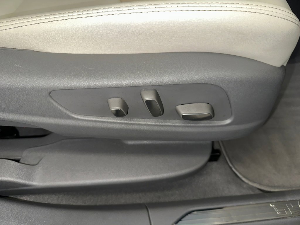 Certified 2023 Cadillac XT5 Premium Luxury image 37