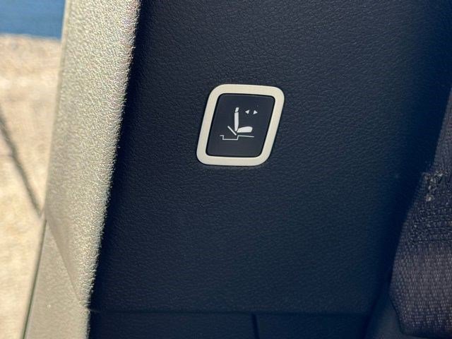 New 2026 Chrysler Pacifica Select image 35