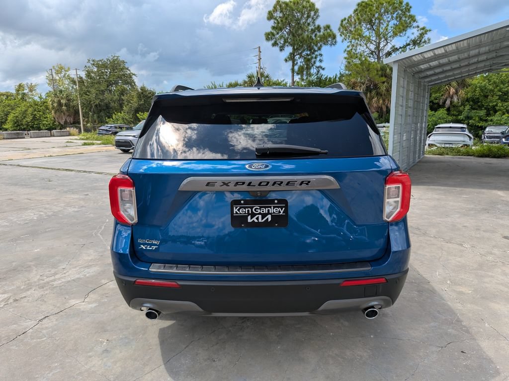 Used 2023 Ford Explorer XLT w/ Equipment Group 202A RWD image 6