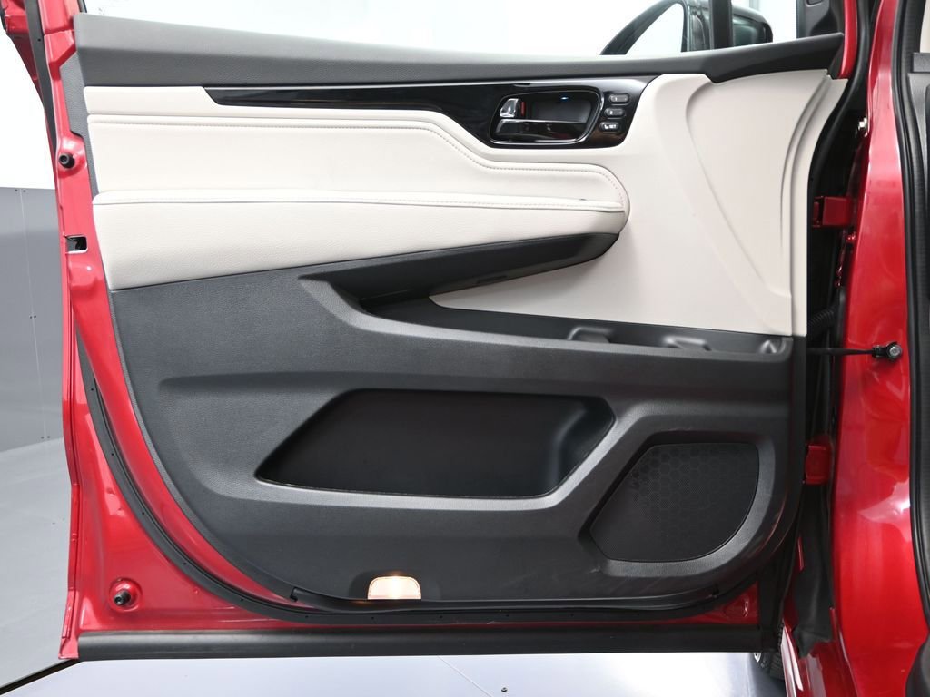 Used 2025 Honda Odyssey Elite image 18