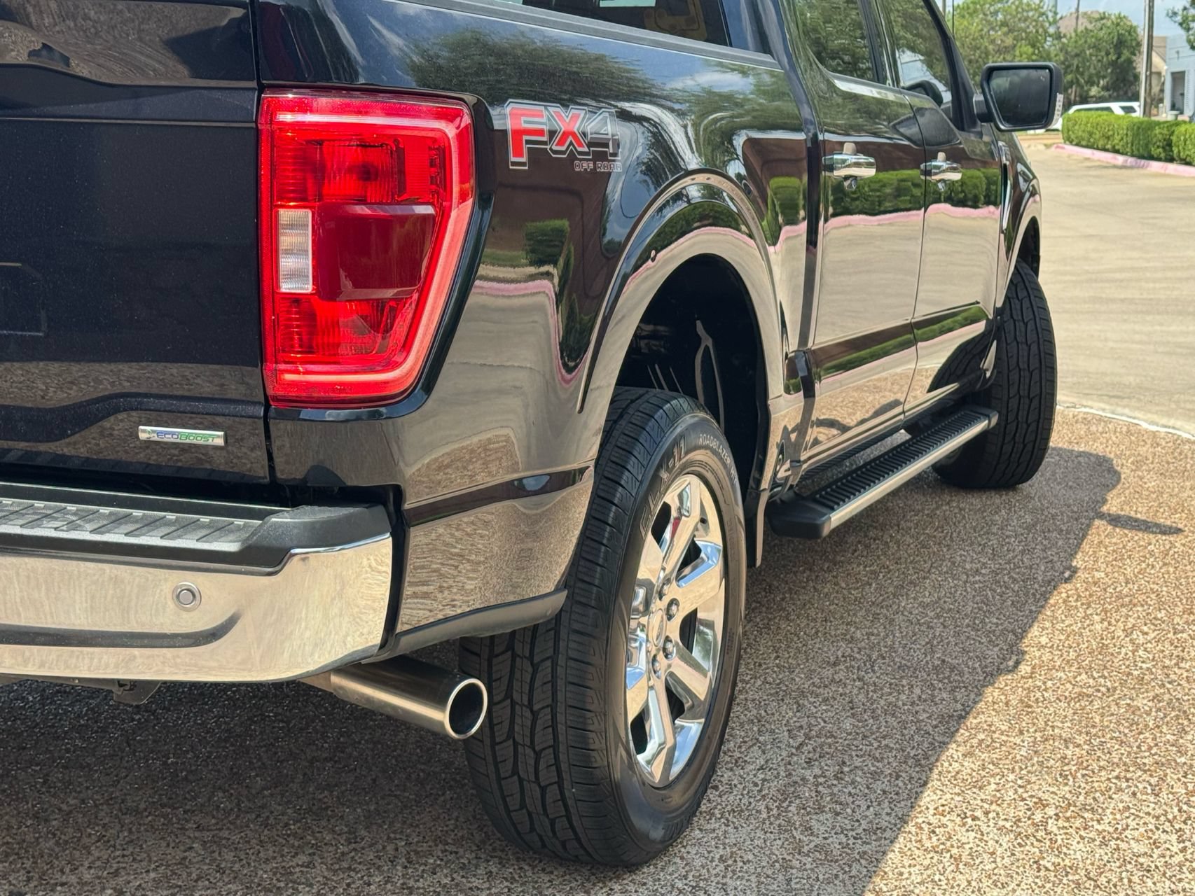 Used 2022 Ford F150 XLT w/ Equipment Group 302A High AWD/4WD image 4