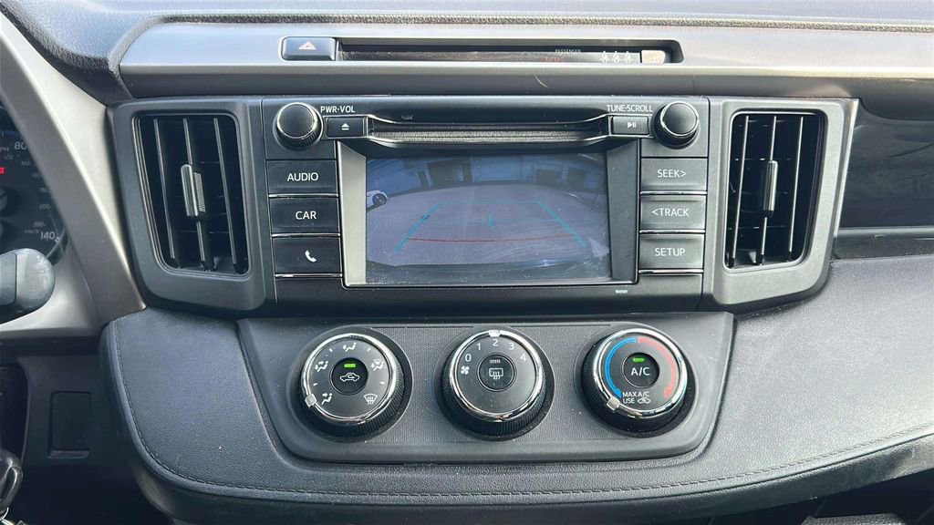 Used 2017 Toyota RAV4 LE FWD image 24