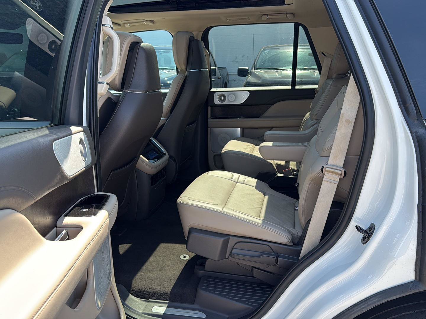 Used 2024 Lincoln Navigator Reserve w/ Equipment Group 201A AWD/4WD image 11