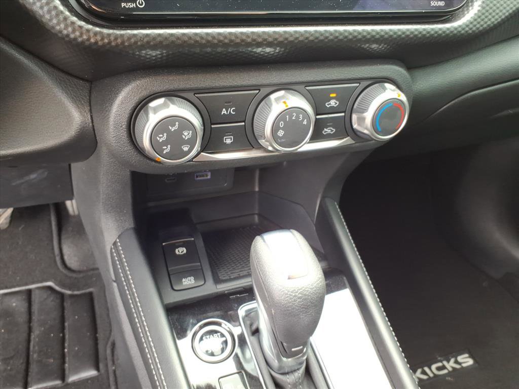 Used 2024 Nissan Kicks SV image 31