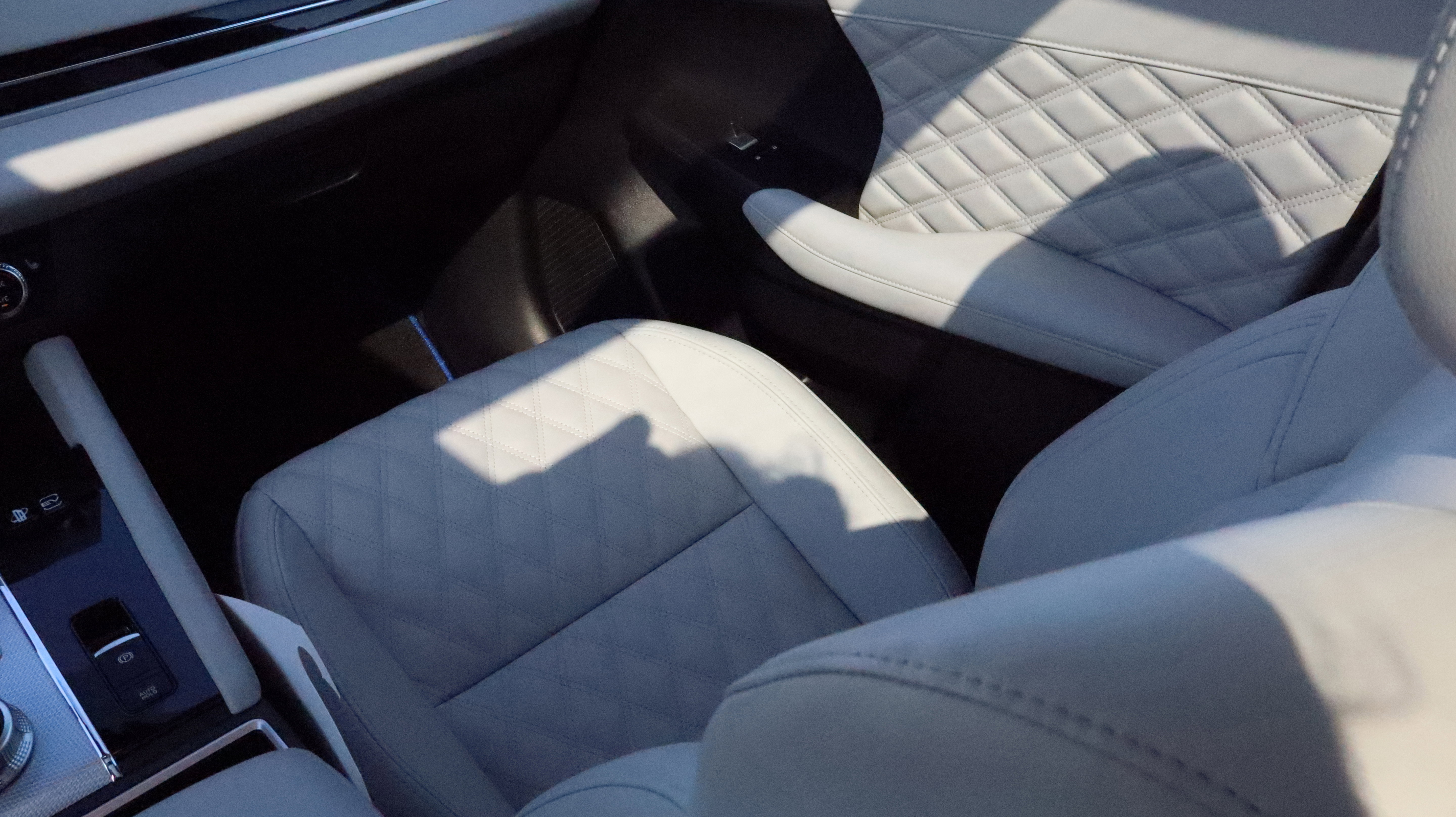 Used 2025 Mitsubishi Outlander SEL image 12