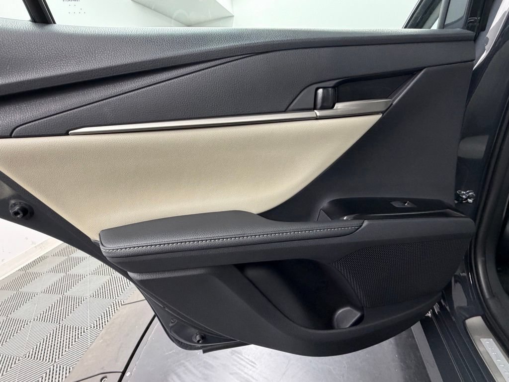 Used 2026 Toyota Camry XLE FWD image 38