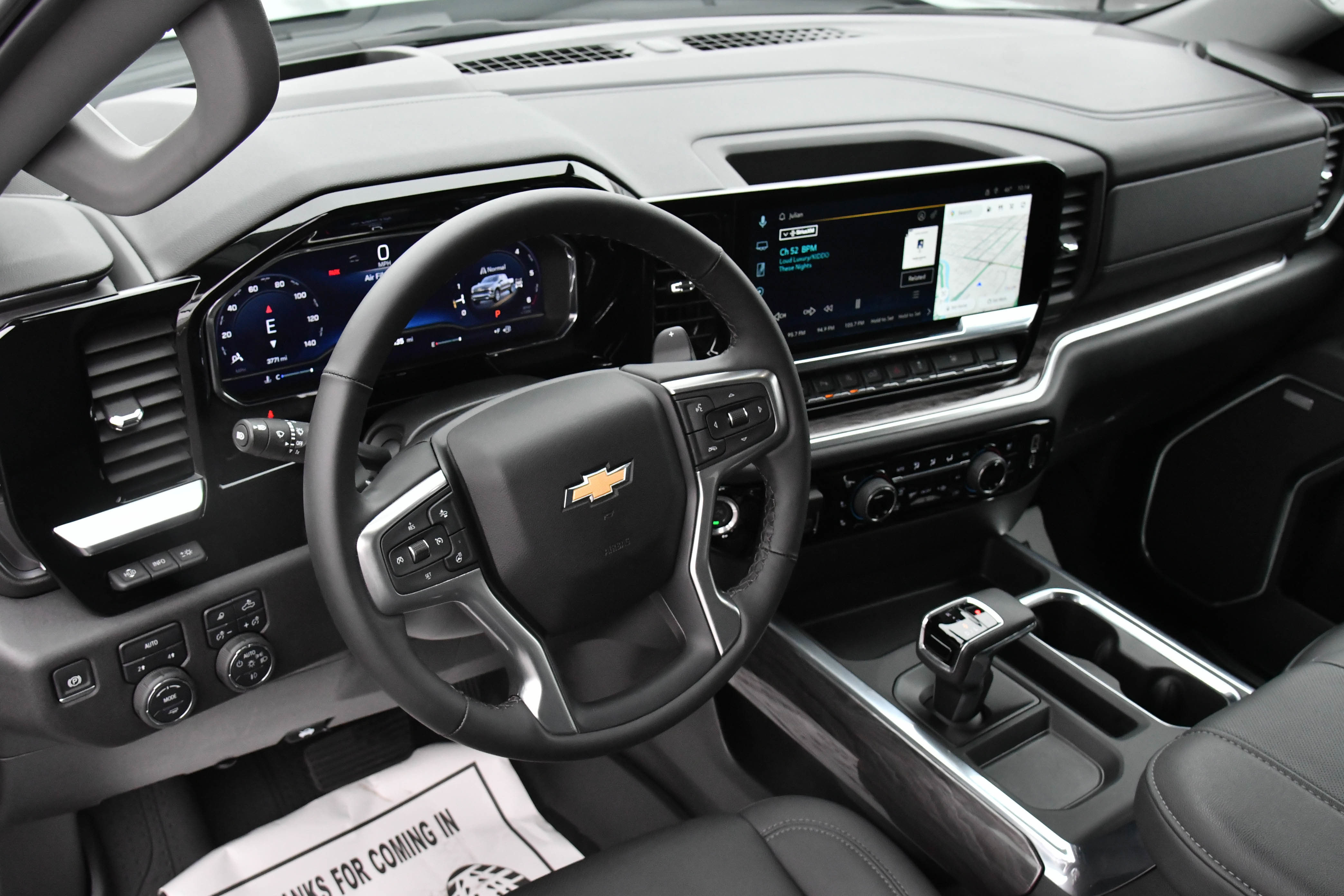 Used 2025 Chevrolet Silverado 1500 LTZ w/ Technology Package image 17