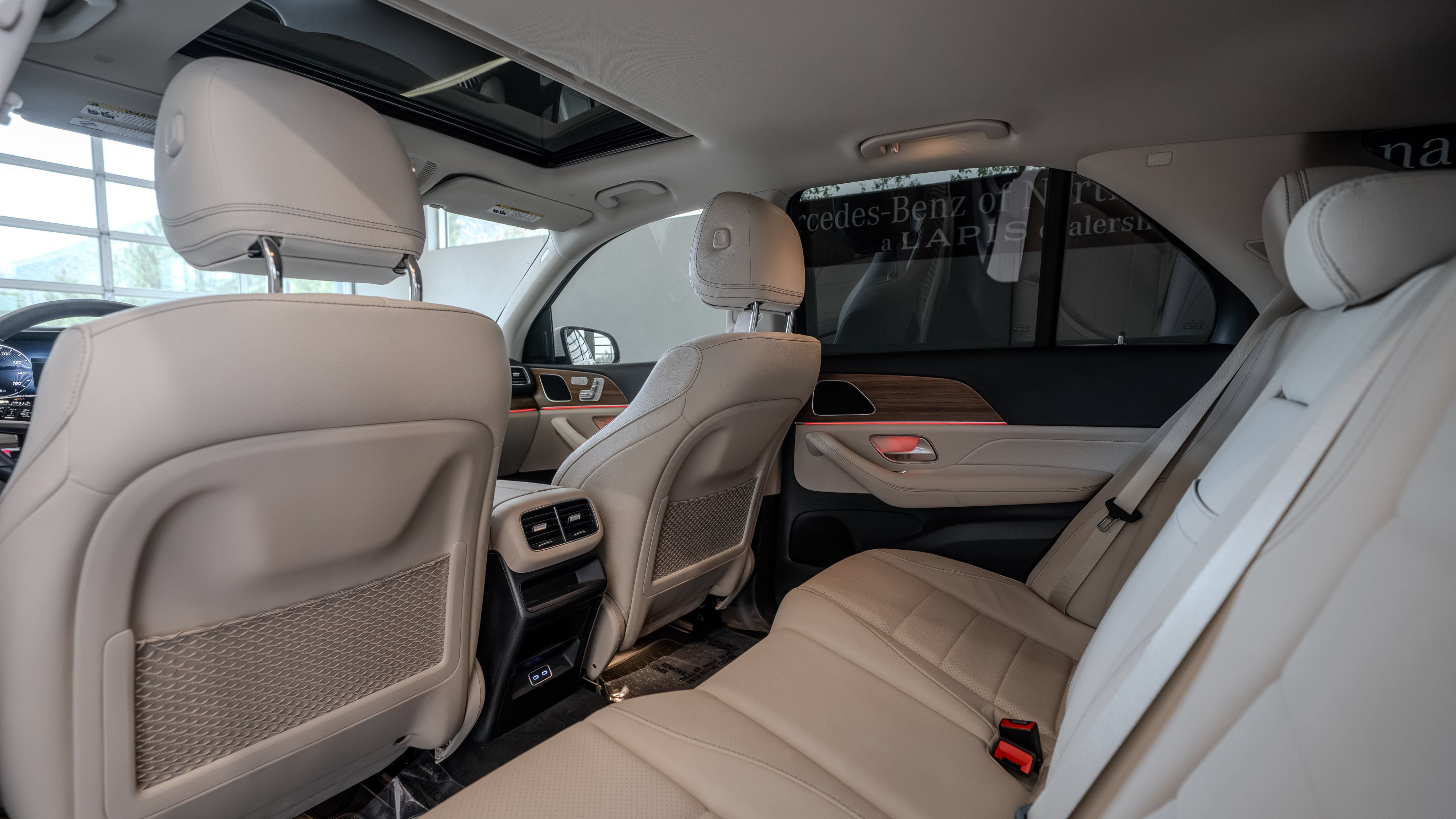 Certified 2025 Mercedes-Benz GLE 450e 4MATIC w/ Driver Assistance Package image 25