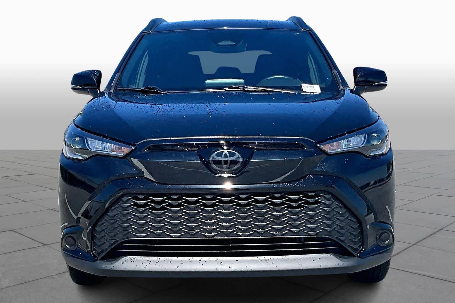 Used 2024 Toyota Corolla Cross SE image 4