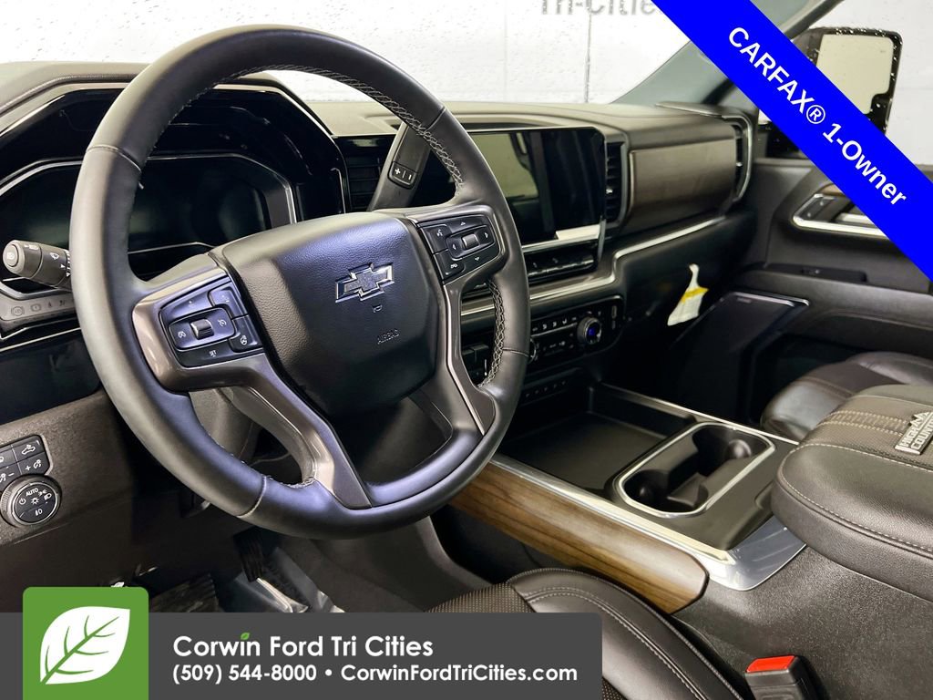 Used 2024 Chevrolet Silverado 3500 High Country w/ High Country Premium Package image 3