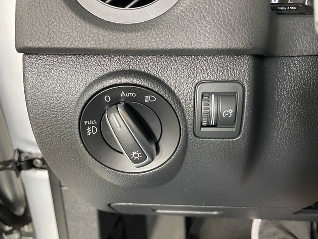 Used 2017 Volkswagen Tiguan SEL AWD/4WD image 16