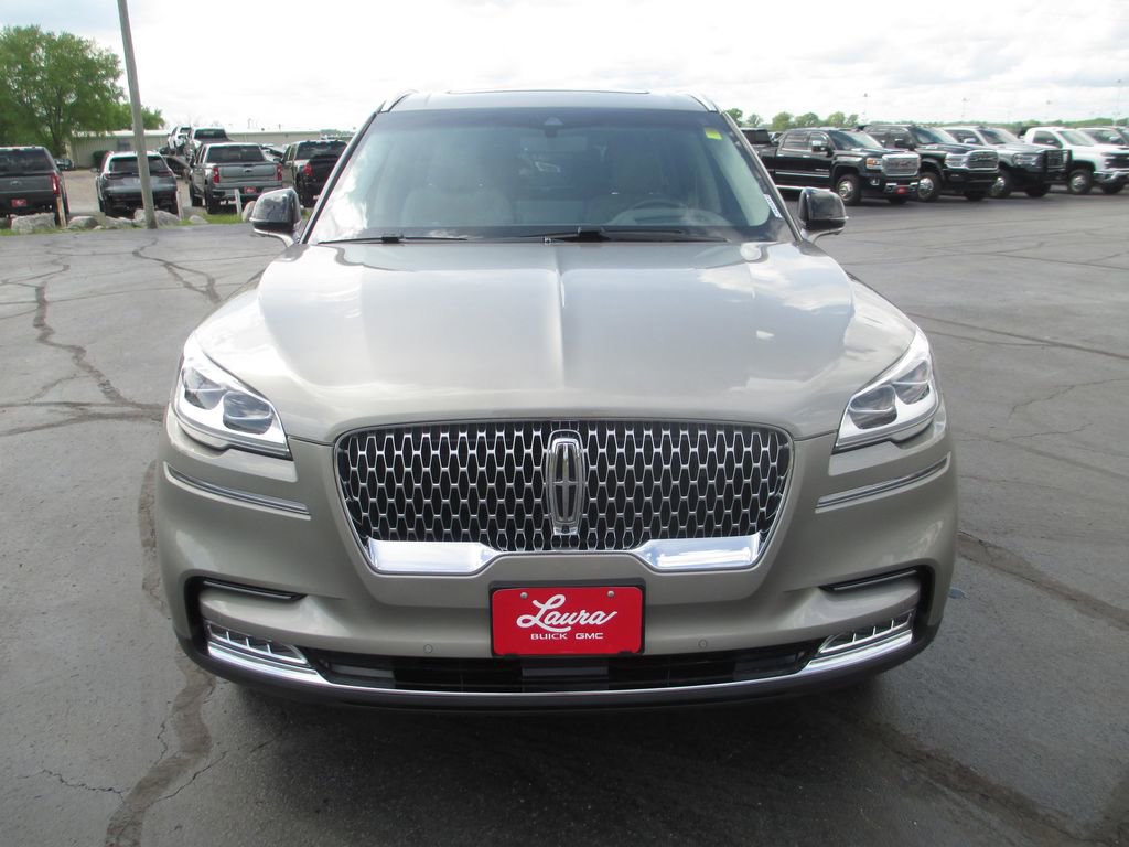 Used 2023 Lincoln Aviator Reserve w/ Equipment Group 201A AWD/4WD image 13
