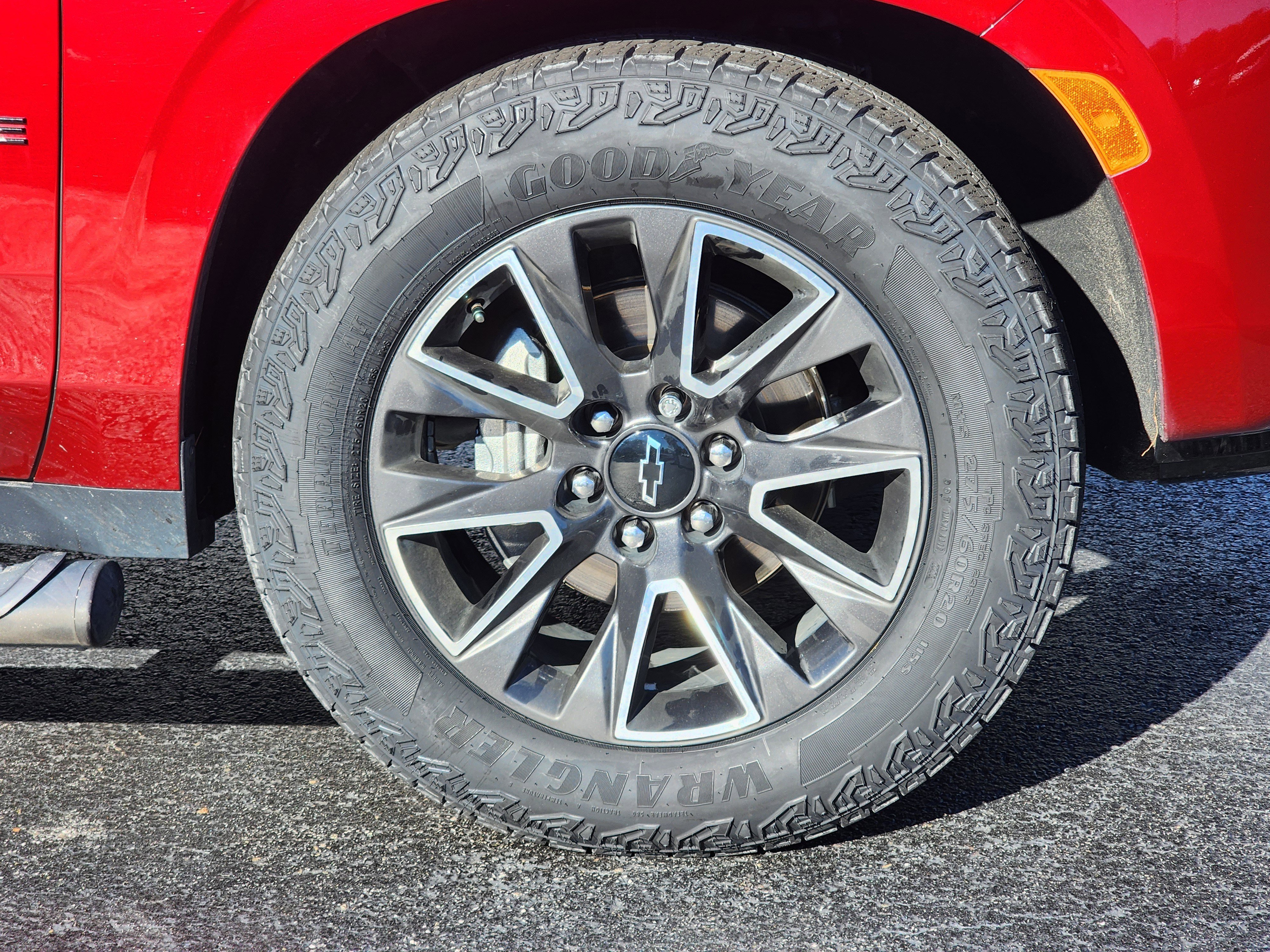 Used 2022 Chevrolet Tahoe Z71 w/ Z71 Off-Road Package image 6