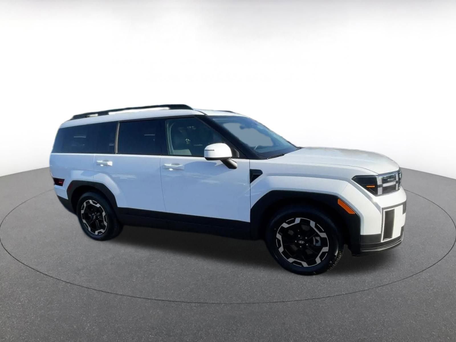 Used 2025 Hyundai Santa Fe SEL image 2