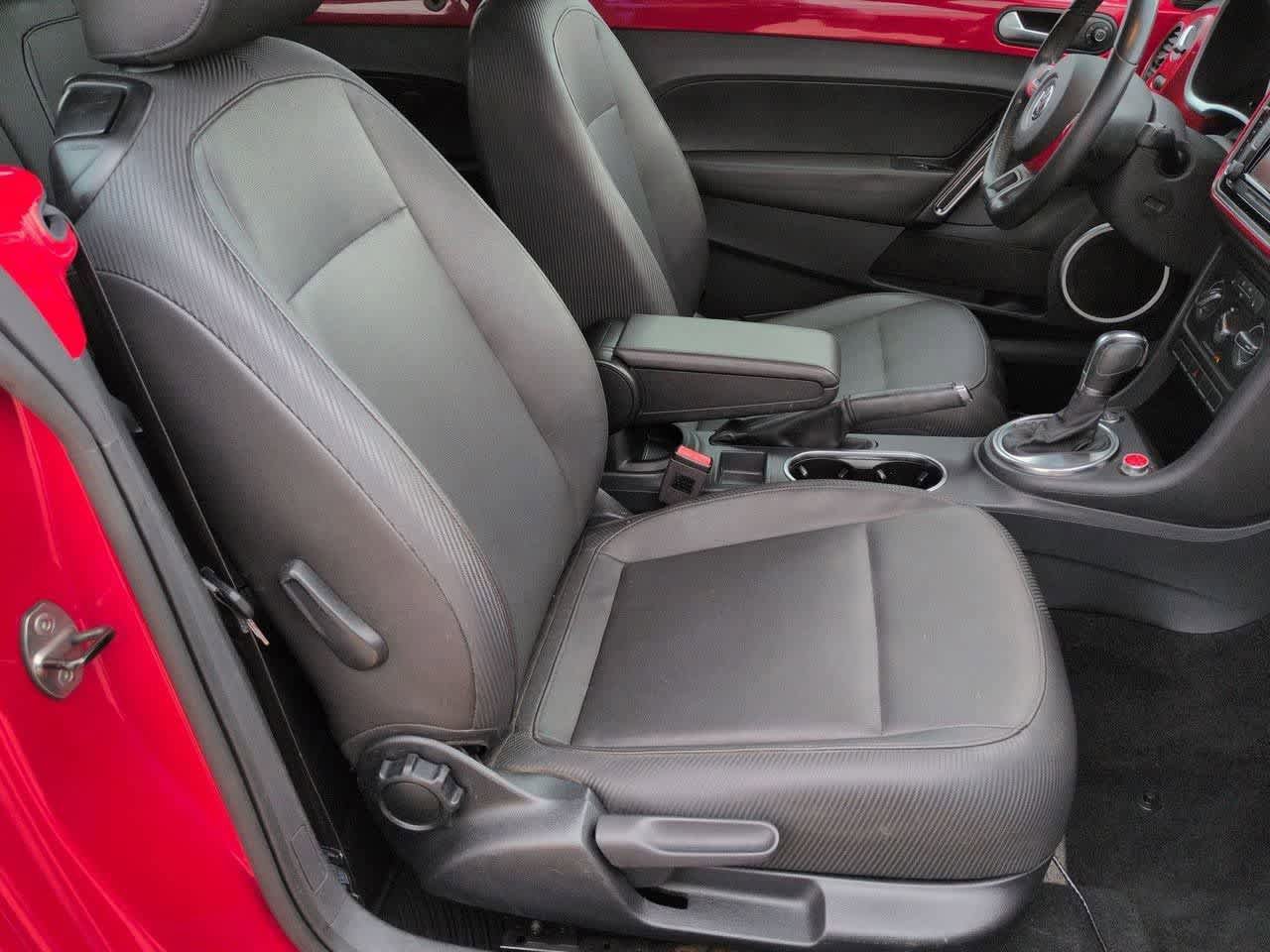 Used 2015 Volkswagen Beetle 1.8T FWD image 19