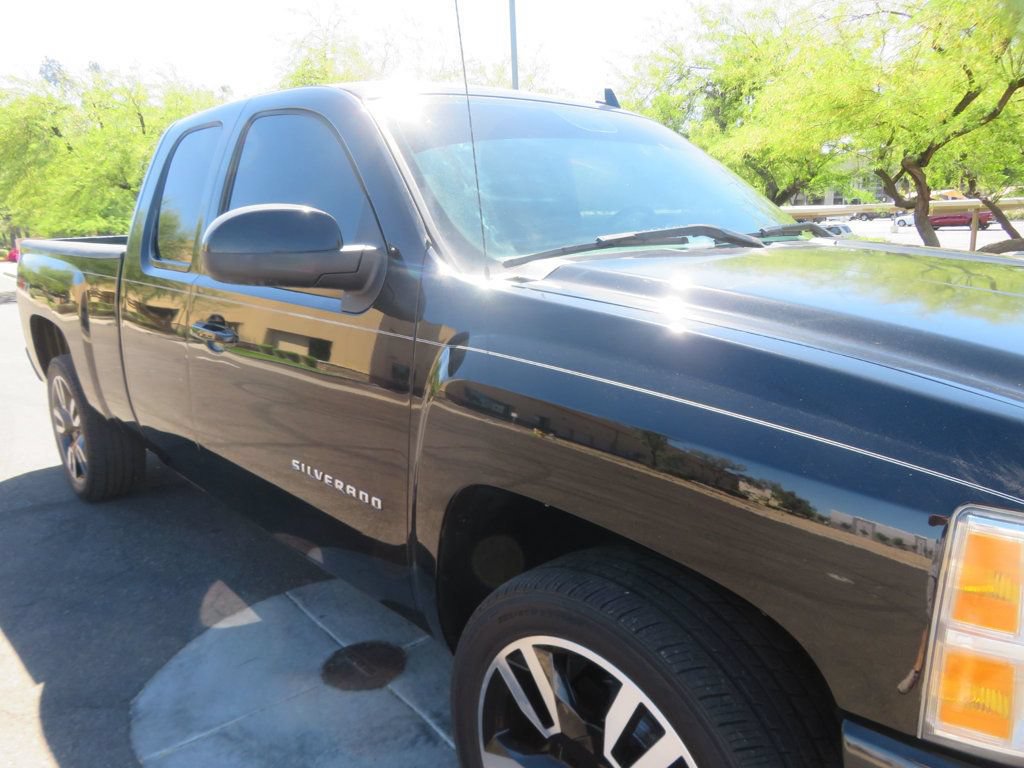 Used 2013 Chevrolet Silverado 1500 LT w/ All-Star Edition RWD image 9