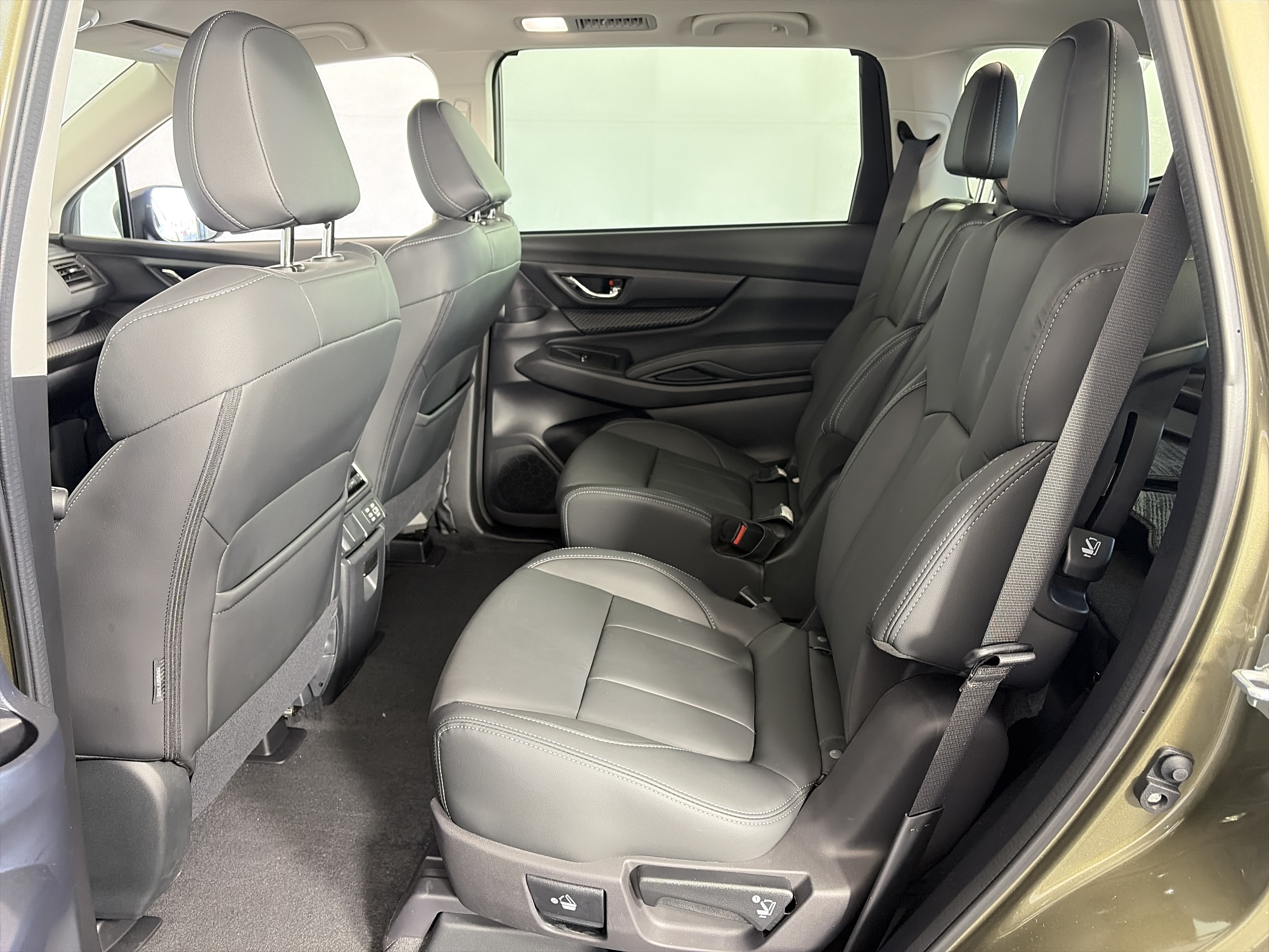 Used 2026 Subaru Ascent Premium AWD/4WD image 7