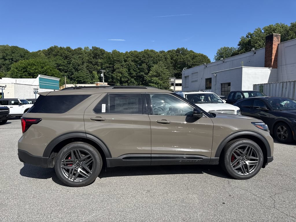 New 2026 Ford Explorer ST AWD/4WD image 3
