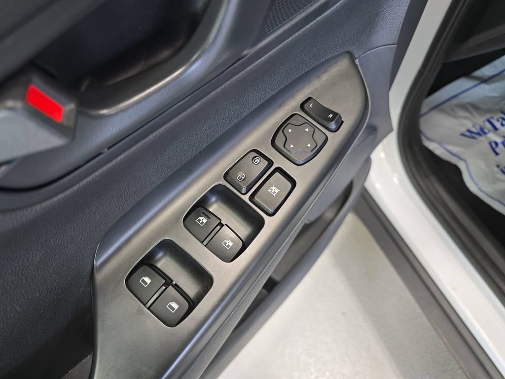 Certified 2023 Hyundai Kona SEL AWD/4WD image 12
